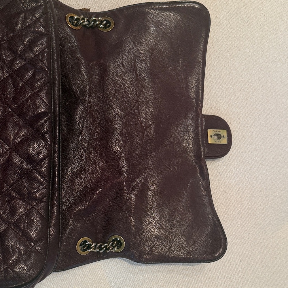 CHANEL
Burgundy Quilted Glazed Caviar Leather Large Shiva Flap Shoulder Bag - Picture 9 of 17